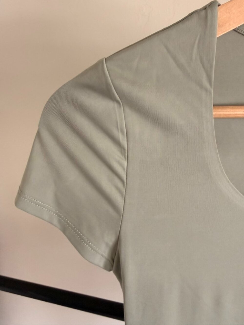 NWT Express Scoop Neck Gray Tan Body Countour Bodysuit XS - Picture 4 of 6
